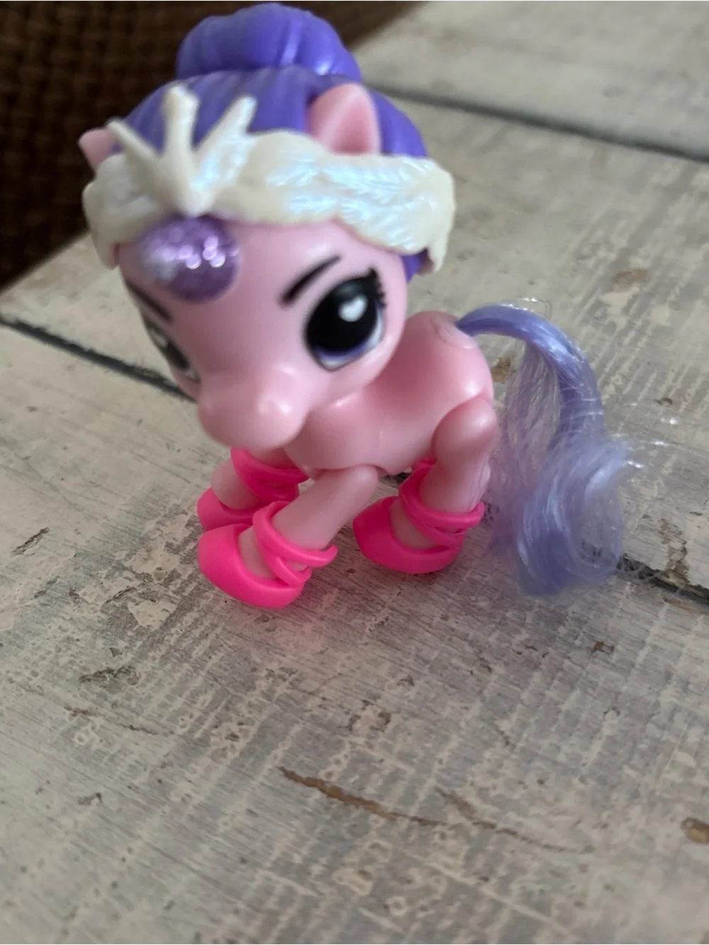 Zuru Unicorn Squad Surprise Glitter Swan Lake Ballet with Shoes & Headband!